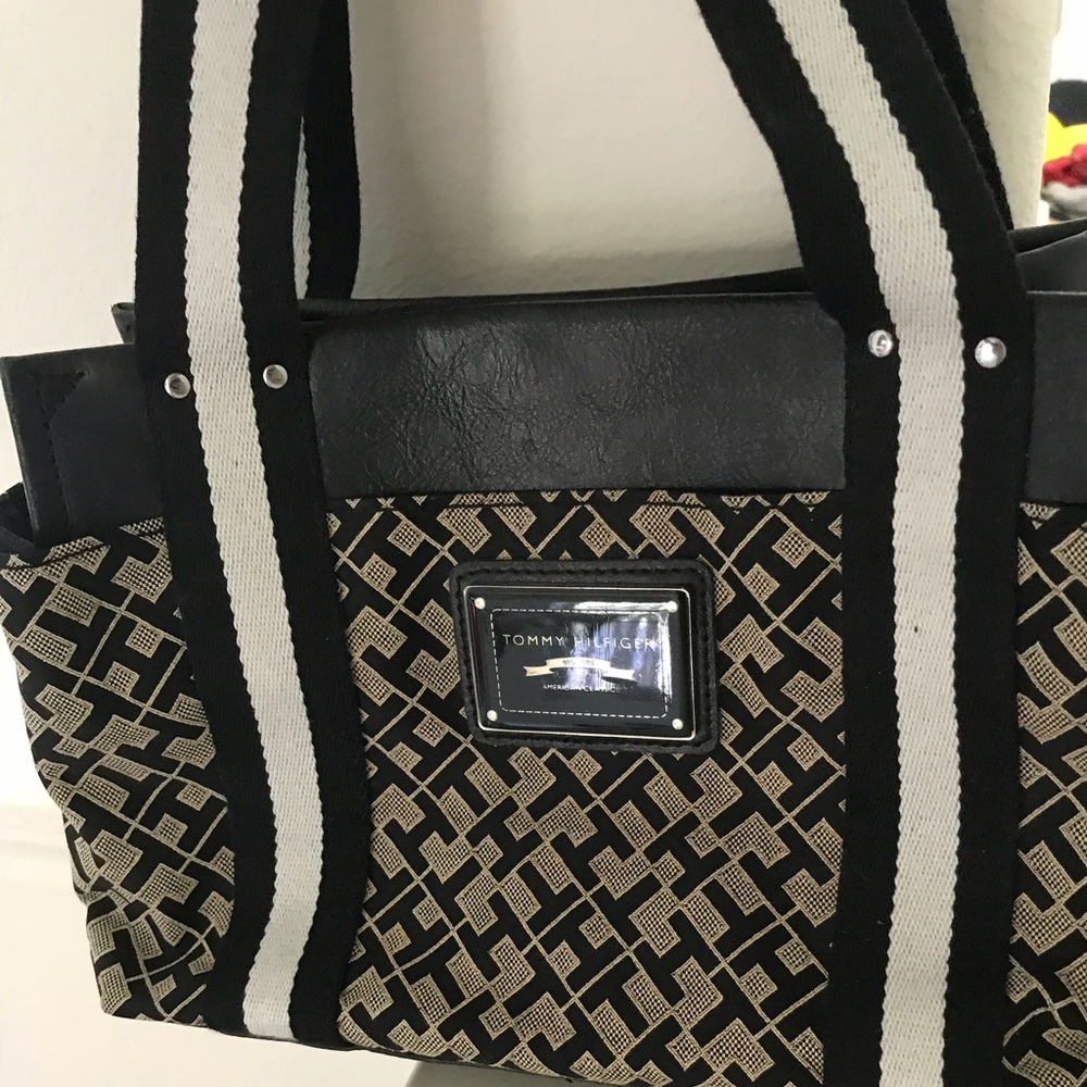 Tommy Hilfiger shoulder purse